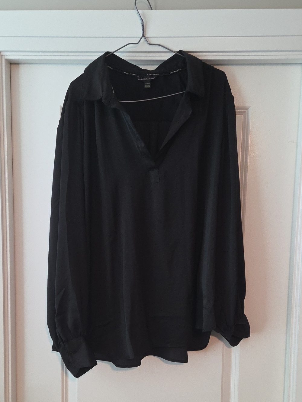 Black Long-Sleeve Collared Shirt